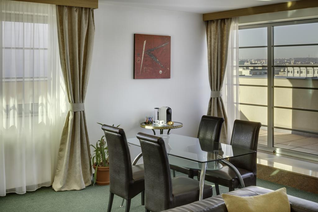 Hotel Oya Prague Exterior photo