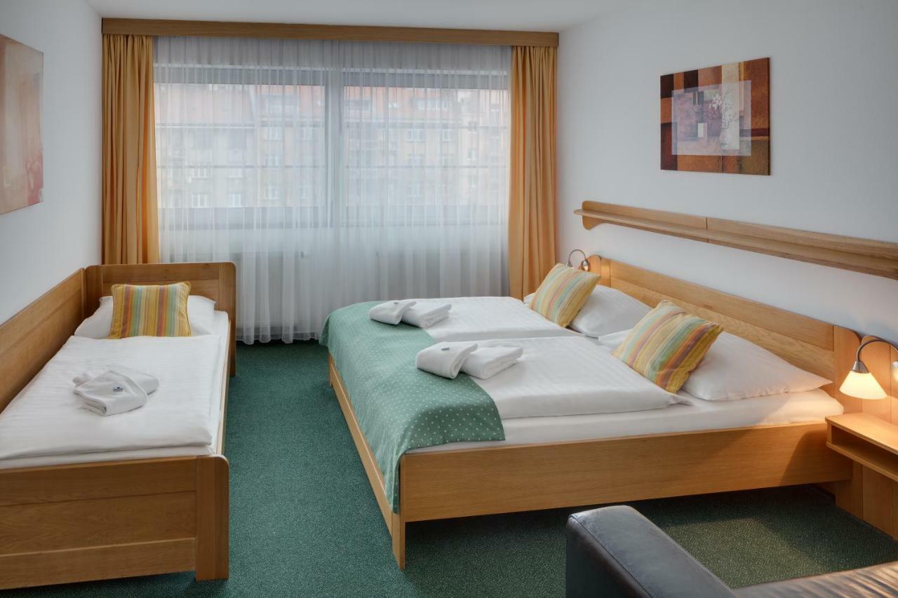 Hotel Oya Prague Exterior photo